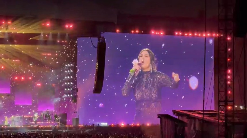 Yuridia convierte el Estadio GNP Seguros en una noche para cantar y&nbsp;sentir